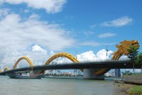 Đối với khu vực cầu Rồng khi tổ chức phun lửa, phun nước UBND thành phố giao Sở Du lịch tiếp tục thông báo cho các Công ty lữ hành không dừng, đỗ xe đón, trả khách tại các tuyến đường khu vực đầu cầu Rồng. 