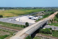 Quảng Ngãi kiến nghị Bộ Giao thông Vận tải chỉ đạo VEC khẩn trương thực hiện các thủ tục để triển khai thi công hoàn thiện nút giao Trì Bình - Dung Quất. 