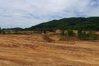 Dự án Hồ chứa nước Lộc Đại, xã Quế Hiệp, huyện Quế Sơn, tỉnh Quảng Nam ngổn ngang, hoang tàn. Dự án này chỉ mới thi công được các hạng mục như tràn xả lũ, kênh xả sau tràn và cầu qua kênh, cống lấy nước…