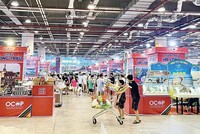 Hội chợ có nhiều gian hàng bày bán sản phẩm OCOP (Ảnh: Minh Đức)