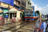Một đường ngang có gác chắn của ngành đường sắt. (Ảnh: Việt Hùng/Vietnam+)
