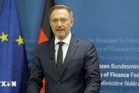 Ông Christian Lindner phát biểu trong một cuộc họp báo ở Berlin. (Ảnh: AFP/TTXVN)
