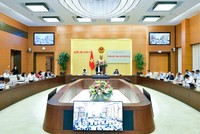 Phiên thẩm tra tối 4/11 của Ủy ban Kinh tế - Ảnh Nghĩa Đức.