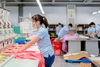 Đơn hàng về nhiều, các nhà máy của May Sông Hồng đang chạy hết công suất