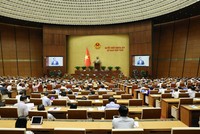 Quốc hội nghe Thủ tướng báo cáo trước khi trả lời chất vấn trực tiếp.