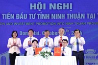 Đại diện Tập đoàn Travavina (ben trái) đã ký kết bản ghi nhớ với Sở Công thương tỉnh Ninh Thuận về nghiên cứu các dự án.