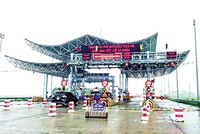 Các doanh nghiệp rất mong muốn có cơ chế để hỗ trợ dự án BOT gặp khó về tài chính. Trong ảnh: Dự án BOT cầu Thái Hà. 