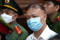 Viện Kiểm sát Nhân dân TP.HCM đề nghị mức án 3-4 năm tù đối với bị cáo Đỗ Thắng Hải, cựu Thứ trưởng Bộ Công thương, về tội nhận hối lộ.