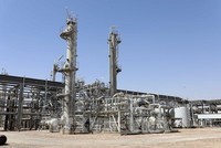 Một nhà máy lọc dầu ở Wasit, Iraq. (Ảnh: THX/TTXVN)