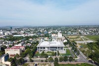 Dự án Đường nối từ cầu Thạch Bích đến Tịnh Phong vẫn còn vướng mặt bằng làm ảnh hưởng tiến độ thi công.