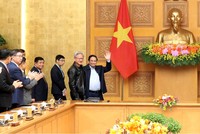 Ông Jensen Huang, Chủ tịch, kiêm CEO Tập đoàn NVIDIA đã lần thứ hai tới thăm Việt Nam, đúng 1 năm sau chuyến thăm lần thứ nhất vào tháng 12 năm ngoái. 