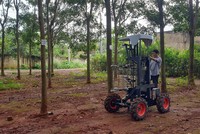Robot tự hành và tự động hóa cạo mủ cao su do Công ty Tân Ý và VDBC thực hiện. Ảnh: Lê Toàn