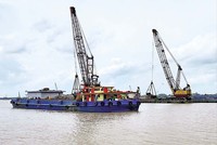 Các phương tiện neo đậu tại khu vực khai thác của Công ty Trung Hậu 68 (Ảnh: TTO)