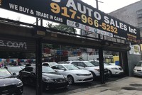 Doanh số của các đại lý ô tô tại Mỹ đã tăng 2,6% trong tháng 11, có khả năng là do người dân quyết định thay thế các xe bị hư hại do bão Helene và Milton. Ảnh: AFP