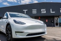 Một chiếc Tesla Model Y tại bãi xe của Tesla vào ngày 31/5/2023 ở Austin, Texas. Ảnh: Getty