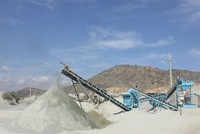 Dây chuyền sản xuất cát xây dựng từ đá xây dựng của Công ty cổ phần Xây dựng Ninh Thuận. Đây cũng là doanh nghiệp đầu tiên đầu tư dây chuyền sản xuất cát nhân tạo và được tỉnh Ninh Thuận cấp phép. Nguồn: Công ty cổ phần Xây dựng Ninh Thuận. 