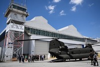 Một chiếc trực thăng vận tải CH47-F "Chinook" tại cơ sở của Boeing, Philadelphia, Mỹ. Ảnh: RT