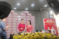 Phiên livestream bán hàng sẽ diễn ra đến 23h ngày 8/1 với lượng dự báo cả ngàn đơn.