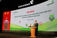 Ông Nguyễn Thanh Tùng - Ủy viên BCH Đảng bộ Khối DNTW, Bí thư Đảng ủy, Chủ tịch HĐQT Vietcombank phát biểu khai mạc Hội nghị