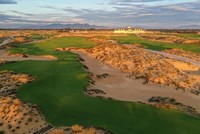 Sân golf 18 lỗ (thuộc giai đoạn 1 của Dự án Khu nghỉ dưỡng Nam Hội An) đã hoàn thành và đưa vào hoạt động từ năm 2020. 