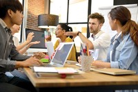 Người lao động nước ngoài đến Việt Nam làm việc ngày càng trở nên phổ biến