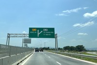 Một đoạn cao tốc Bắc - Nam phía Đông, đoạn Nghi Sơn - Diễn Châu.