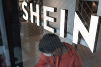 Chiến lược đa dạng hóa sản xuất của Shein cho thấy tác động thuế quan của Tổng thống Trump có thể làm gián đoạn hoạt động sản xuất tại Trung Quốc trong tương lai. Ảnh: AFP 