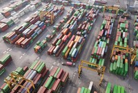 Giá cước vận tải container ghi nhận mức giảm 16% trong tháng đầu năm nay