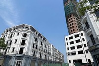 Dự án Tổ hợp nhà phố thương mại Shophouse kết hợp kinh doanh dịch vụ thương mại, khách sạn nghỉ dưỡng tại phường Đồng Hải, thành phố Đồng Hới đang được nhà đầu tư hoàn thiện. 