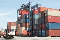 So với cùng kỳ 2024, kết quả thu ngân sách của ngành Hải quan 2 tháng năm 2025 tăng trưởng gần 9%. 