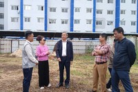 Chủ tịch TP.Đà Nẵng, ông Lê Trung Chinh kiểm tra thi công dự án nhà ở xã hội Đại Địa Bảo.