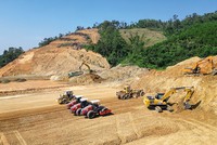 Một thế hệ nhà thầu xây dựng với năng lực hoàn toàn mới được kỳ vọng sẽ xuất hiện trong thời gian tới. Trong ảnh: Nhà thầu Đèo Cả thi công cao tốc Hữu Nghị - Chi Lăng. Ảnh: Phan anh