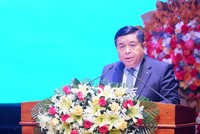 Phó thủ tướng Nguyễn Chí Dũng đề nghị Bình Định tận dụng 5 lợi thế về đầu tư và đặt ra 5 yêu cầu đối với tỉnh trong thời gian tới.