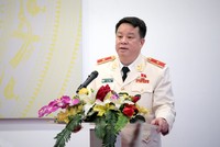 Tân Phó chủ nhiệm Nguyễn Quốc Hùng phát biểu nhận nhiệm vụ.