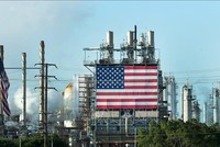 Cơ sở lọc dầu Wilmington của Mỹ ở Los Angeles, California. (Ảnh: AFP/TTXVN) 