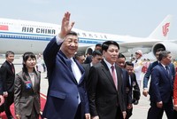 Tổng Bí thư, Chủ tịch nước Trung Quốc Tập Cận Bình đến Hà Nội, bắt đầu chuyến thăm cấp Nhà nước tới Việt Nam 