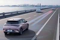 Trung Quốc vừa thắt chặt các quy định liên quan đến công nghệ lái xe tự động cũng như một số tính năng hỗ trợ lái trên ô tô. Ảnh minh hoạ: BYD 