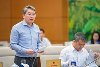 Bộ trưởng Bộ Tư pháp Nguyễn Hải Ninh trình bày tờ trình dự án luật. 