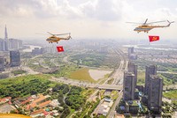 TP.HCM nói riêng, cả nước nói chung đang ngày càng lớn mạnh, phát triển trên nhiều lĩnh vực, sẵn sàng bước vào kỷ nguyên mới - Kỷ nguyên vươn mình của dân tộc. Trong ảnh: TP.HCM trong không khí tưng bừng kỷ niệm 50 năm Ngày Giải phóng miền Nam, thống nhất đất nước. Ảnh: Lê Tiến 