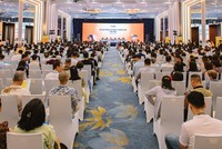 Đông đảo cổ đông tham dự đại hội cổ đông của SHB để tiếp cận thông tin từ lãnh đạo Ngân hàng