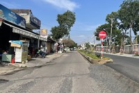 Dự án đường Trường Chinh có tổng vốn đầu tư 457 tỷ đồng thi công nhiều năm không xong, do đó Chủ tịch UBND tỉnh Kon Tum yêu cầu chủ đầu tư hoàn thành giải quyết khó khăn, vướng mắc trong quý III/2025. 