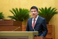 Viện trưởng VKSND Tối cao Nguyễn Huy Tiến trình bày tờ trình.