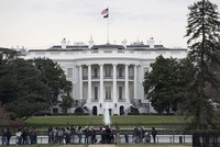 Quang cảnh bên ngoài Nhà Trắng ở Washington D.C.,. Ảnh: THX/TTXVN