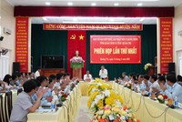 Ông Lê Ngọc Quang, Bí thư Tỉnh uỷ Quảng Bình và ông Nguyễn Long Hải, Bí thư Tỉnh uỷ Quảng Trị đồng chủ trì phiên họp. Ảnh: Mỹ Hạnh