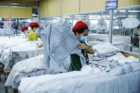 May mặc là một trong những mặt hàng Việt Nam xuất khẩu nhiều nhất sang Thái Lan hiện nay. Ảnh: Đức Thanh 