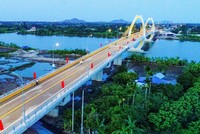 Hệ thống giao thông đồng bộ tạo thuận lợi khi hợp nhất Hải Dương - Hải Phòng. Đây là cầu Quang Thanh bắc qua sông Văn Úc kết nối huyện An Lão (TP. Hải Phòng) với huyện Thanh Hà (Hải Dương). Ảnh: Thành Chung