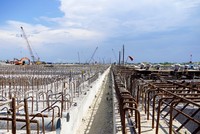 Dự án Khu bến cảng Mỹ Thuỷ đang thi công nhiều hạng mục quan trọng. Ảnh: Hồng Hà