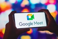 Google Meet là nền tảng đầu tiên tích hợp tính năng này. Ảnh: Getty Images