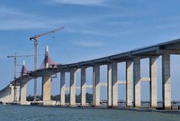 Dự án Cầu qua biển Thuận An đang có tiến độ thi công và giải ngân tốt tại Huế. Ảnh: Minh Hạnh