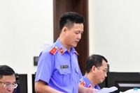 Đại diện Viện Kiểm sát giữ quyền công tố và kiểm sát xét xử phiên tòa.